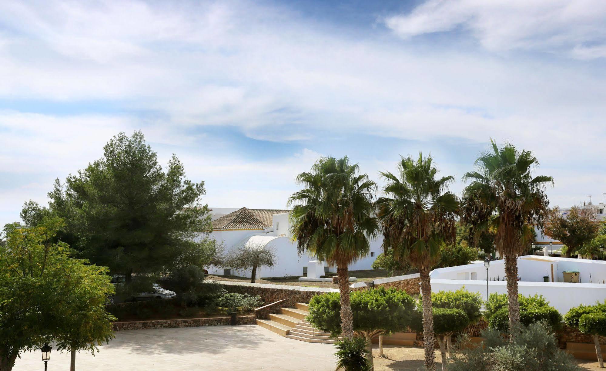 Gatzara Suites Santa Gertrudis Santa Gertrudis  Εξωτερικό φωτογραφία