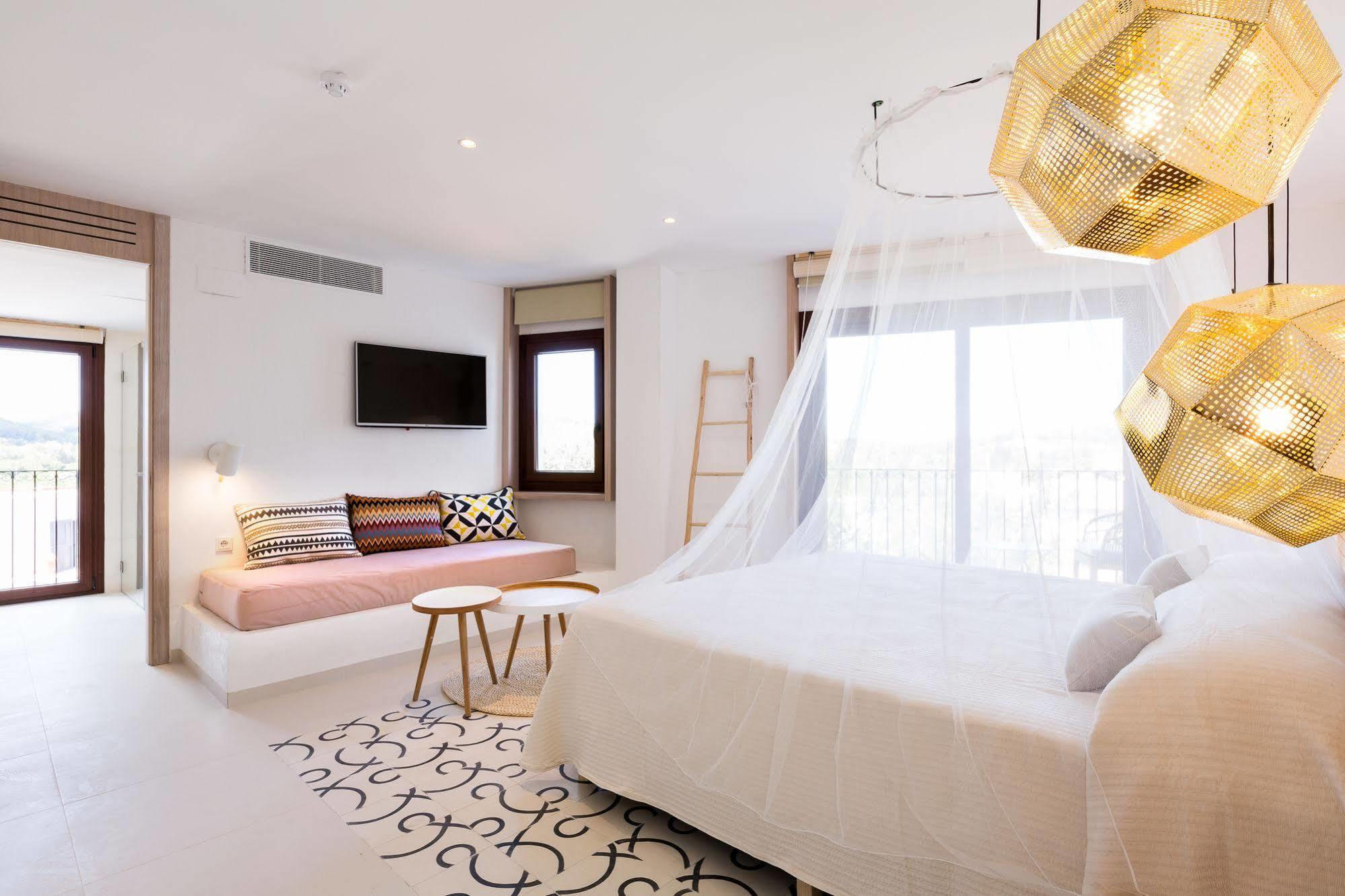 Gatzara Suites Santa Gertrudis Santa Gertrudis  Εξωτερικό φωτογραφία