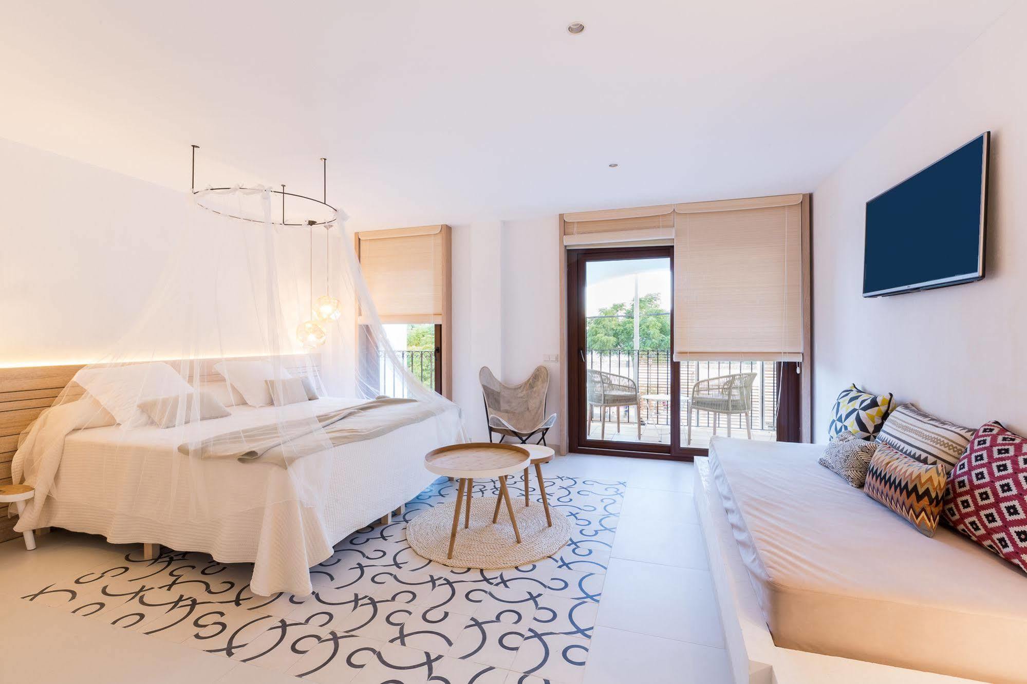 Gatzara Suites Santa Gertrudis Santa Gertrudis  Εξωτερικό φωτογραφία