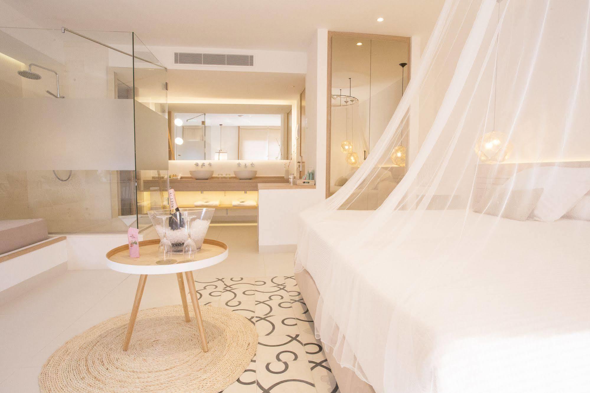 Gatzara Suites Santa Gertrudis Santa Gertrudis  Εξωτερικό φωτογραφία