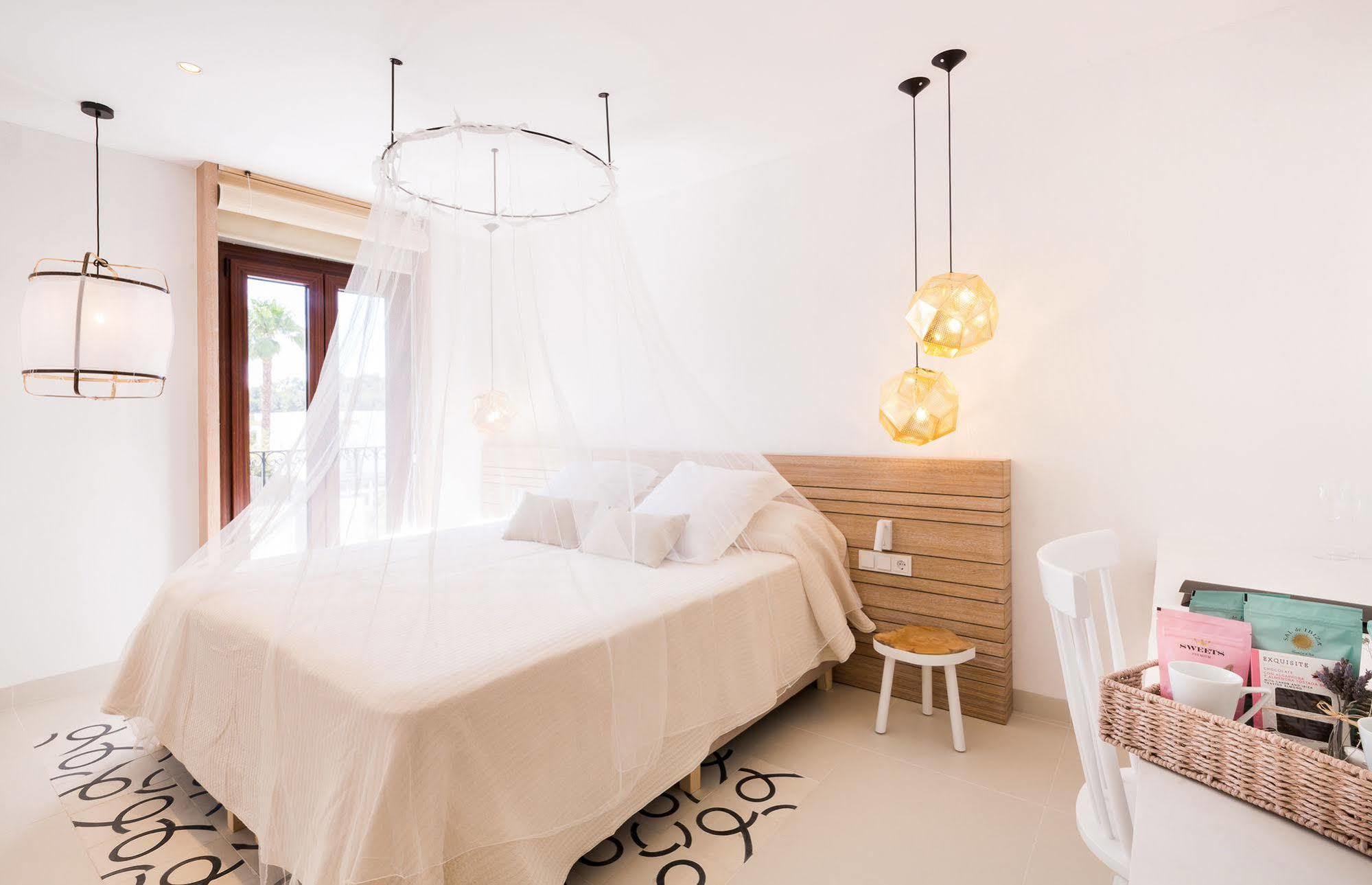 Gatzara Suites Santa Gertrudis Santa Gertrudis  Εξωτερικό φωτογραφία